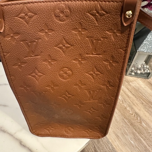 Louis Vuitton On The Go MM Cognac… color no longer available..Pristine! - Picture 5 of 13